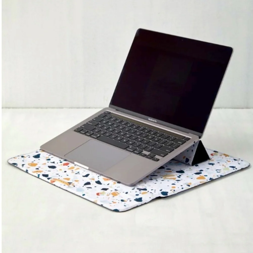 NWT Sonix 15” Laptop Sleeve
